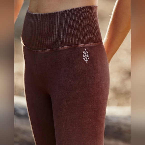 Free People Pants - GUC Free People Movement| Good Karma 7/8 Leggings| W Sz M/L| Nutmeg 🍂